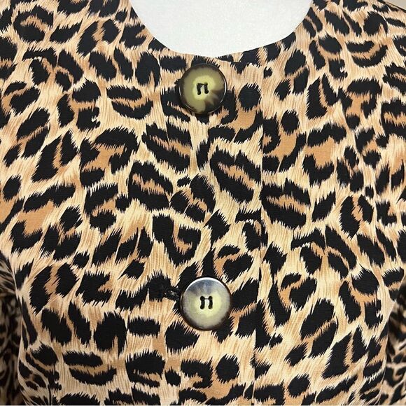 Petite Sophisticate animal print jacket. Size 4 - Picture 4 of 8